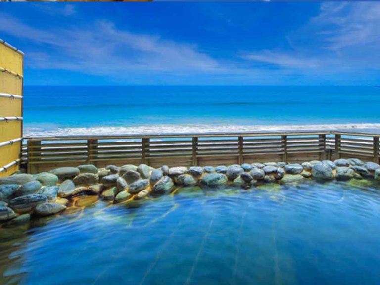 10 Beautiful Beach Onsen & Ocean View Hot Springs in Japan ...